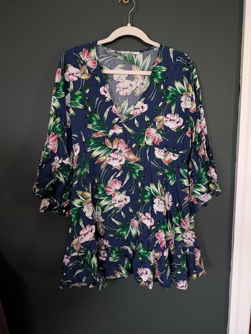 Label Of Love Navy Floral V-Neck Ruffled Tunic With Flowy 3/4 Sleeves 0021